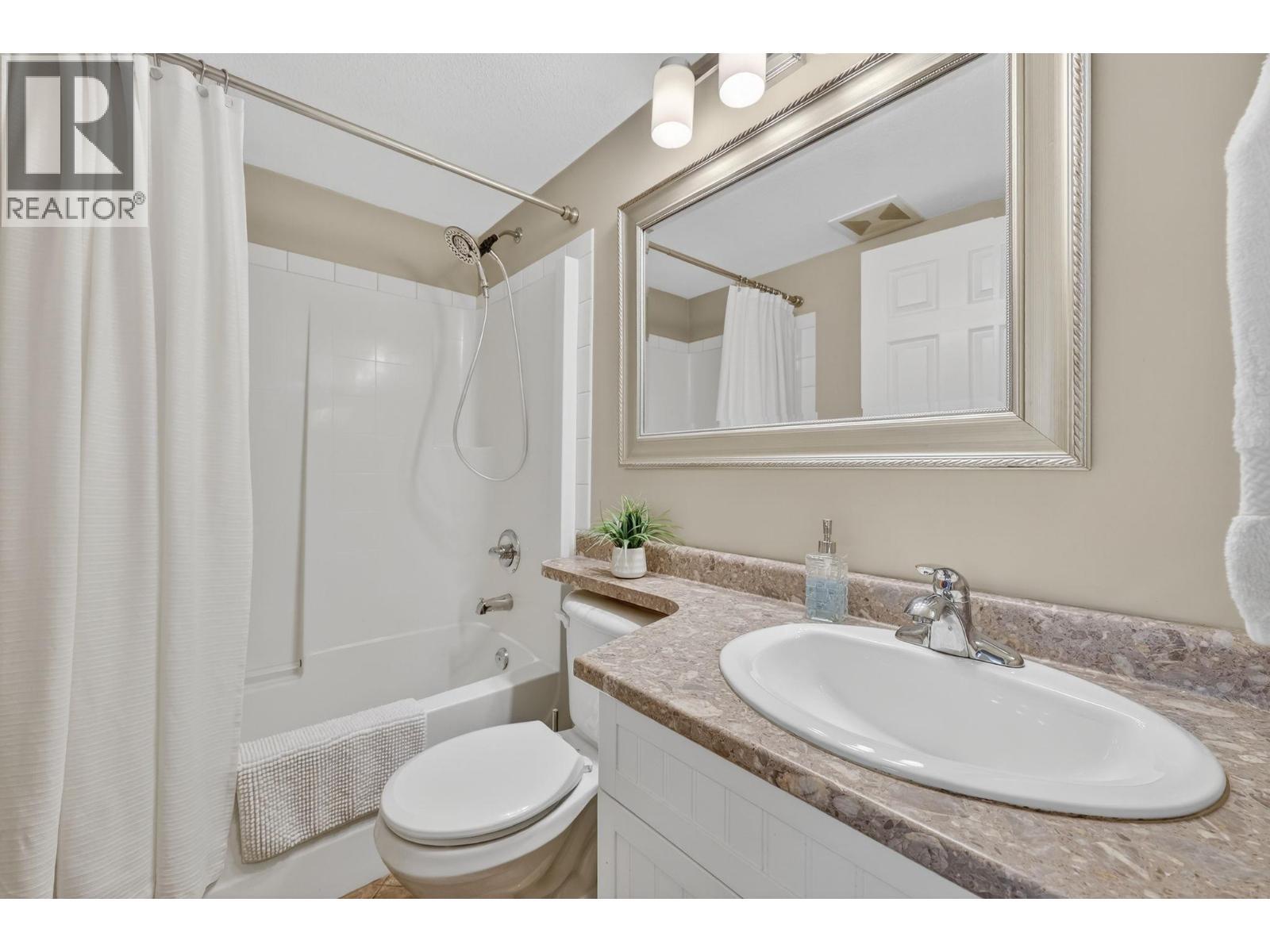 1390 Dilworth Crescent Unit# 109, Kelowna, BC - Indoor Photo Showing Bathroom