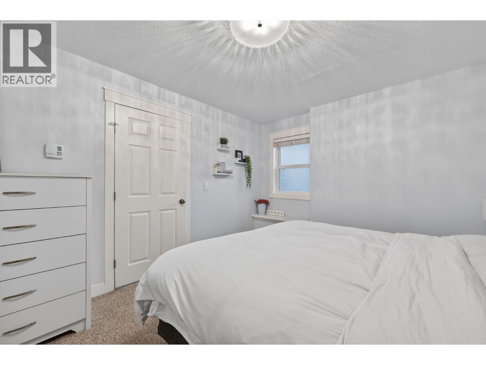 1390 Dilworth Crescent Unit# 109, Kelowna, BC - Indoor Photo Showing Bedroom