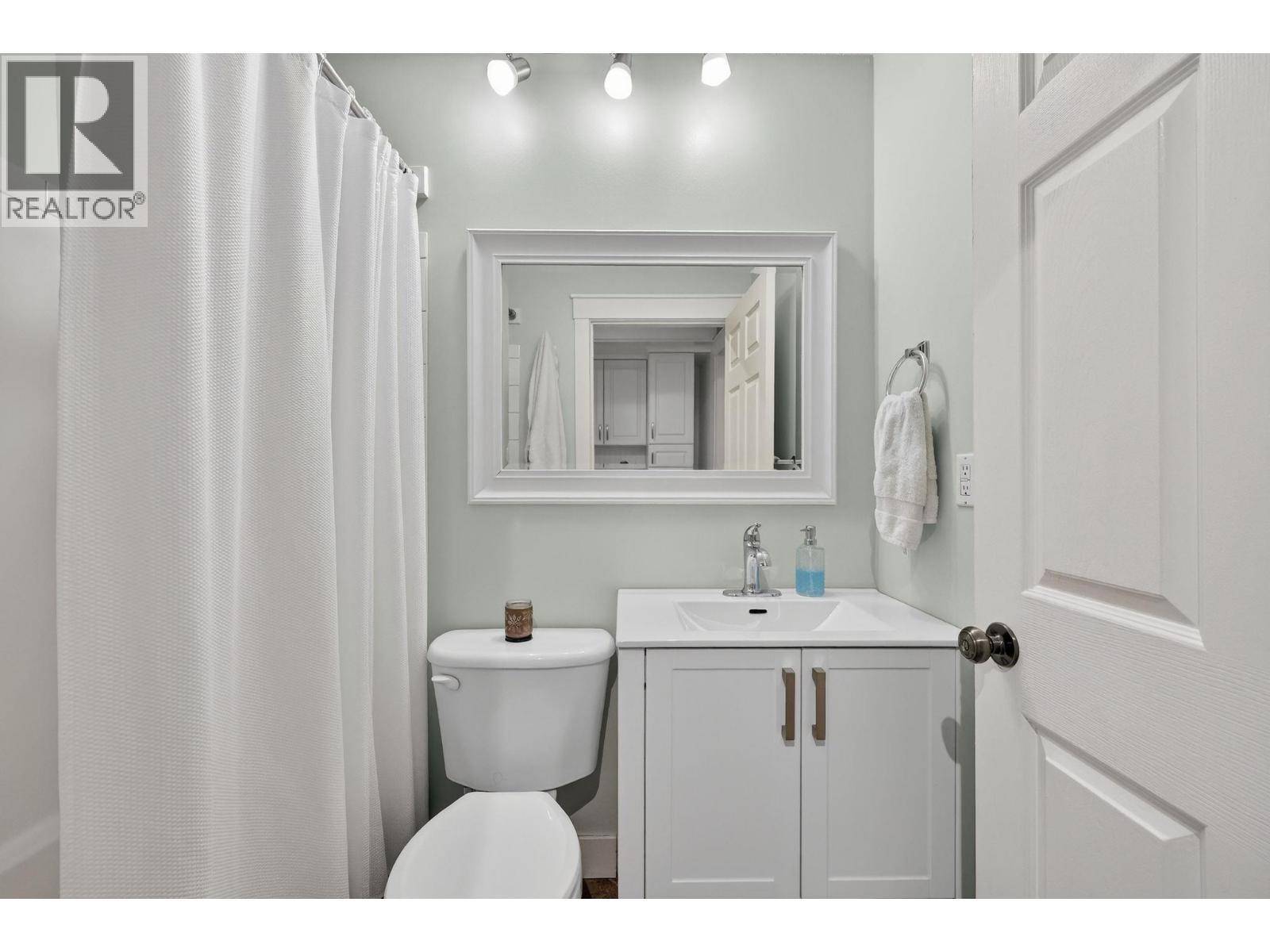 1390 Dilworth Crescent Unit# 109, Kelowna, BC - Indoor Photo Showing Bathroom