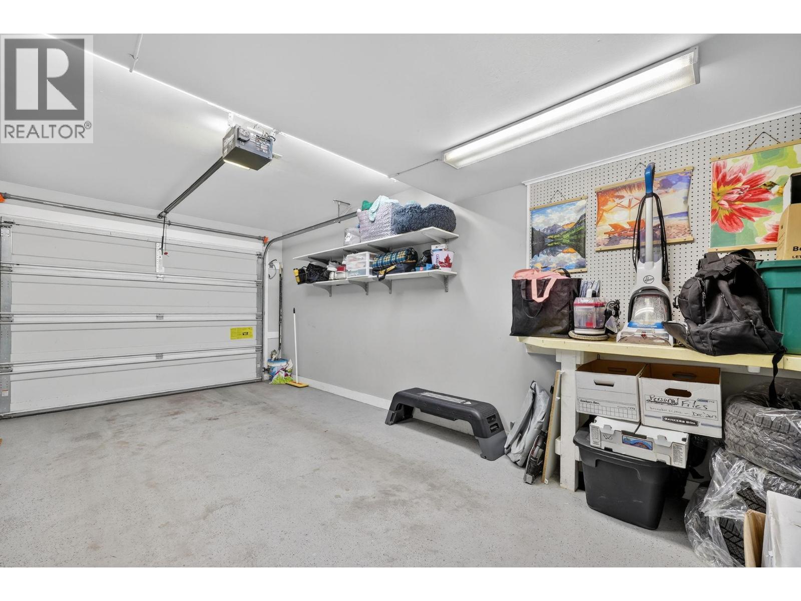 1390 Dilworth Crescent Unit# 109, Kelowna, BC - Indoor Photo Showing Garage