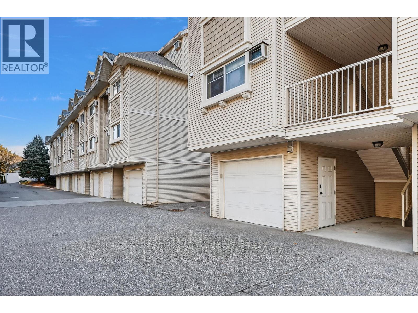 1390 Dilworth Crescent Unit# 109, Kelowna, BC - Outdoor With Exterior