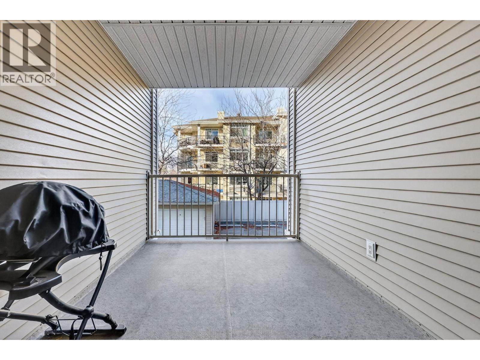 1390 Dilworth Crescent Unit# 109, Kelowna, BC - Outdoor With Exterior