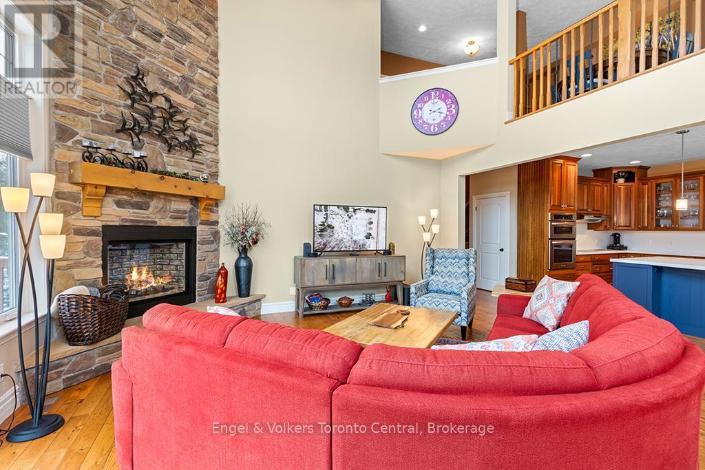193 Alta Road, Blue Mountains, ON - Indoor Photo Showing Living Room With Fireplace
