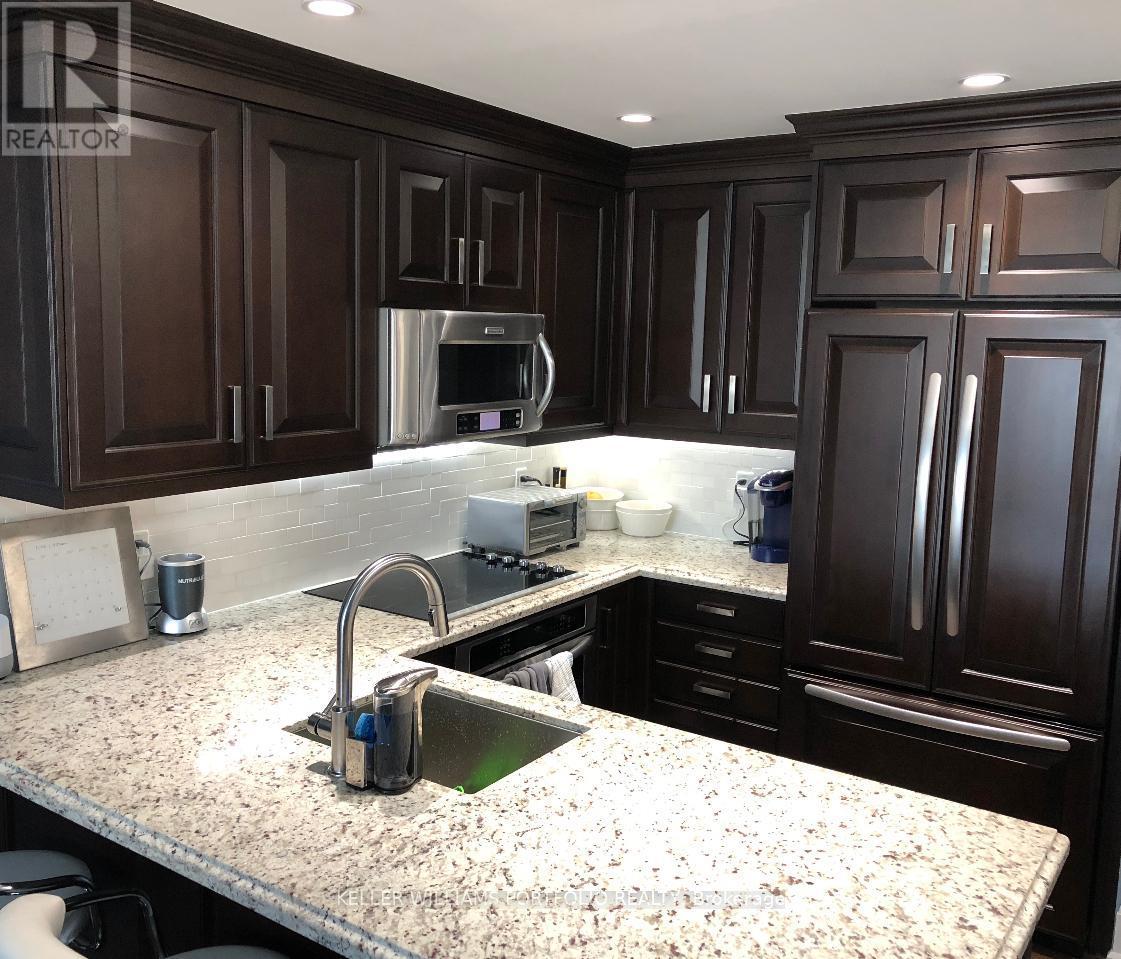 508 - 1888 Bayview Avenue, Toronto, ON - Indoor Photo Showing Kitchen With Upgraded Kitchen