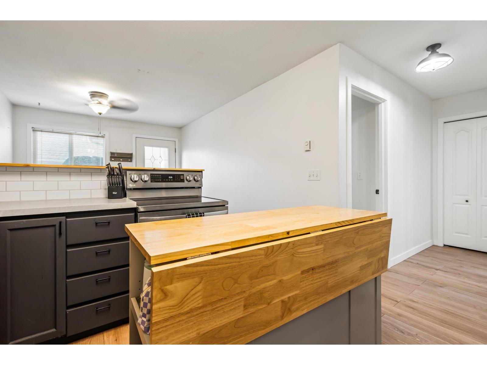 13 46735 Yale Road|Chilliwack Proper East, Chilliwack, BC - Indoor Photo Showing Kitchen