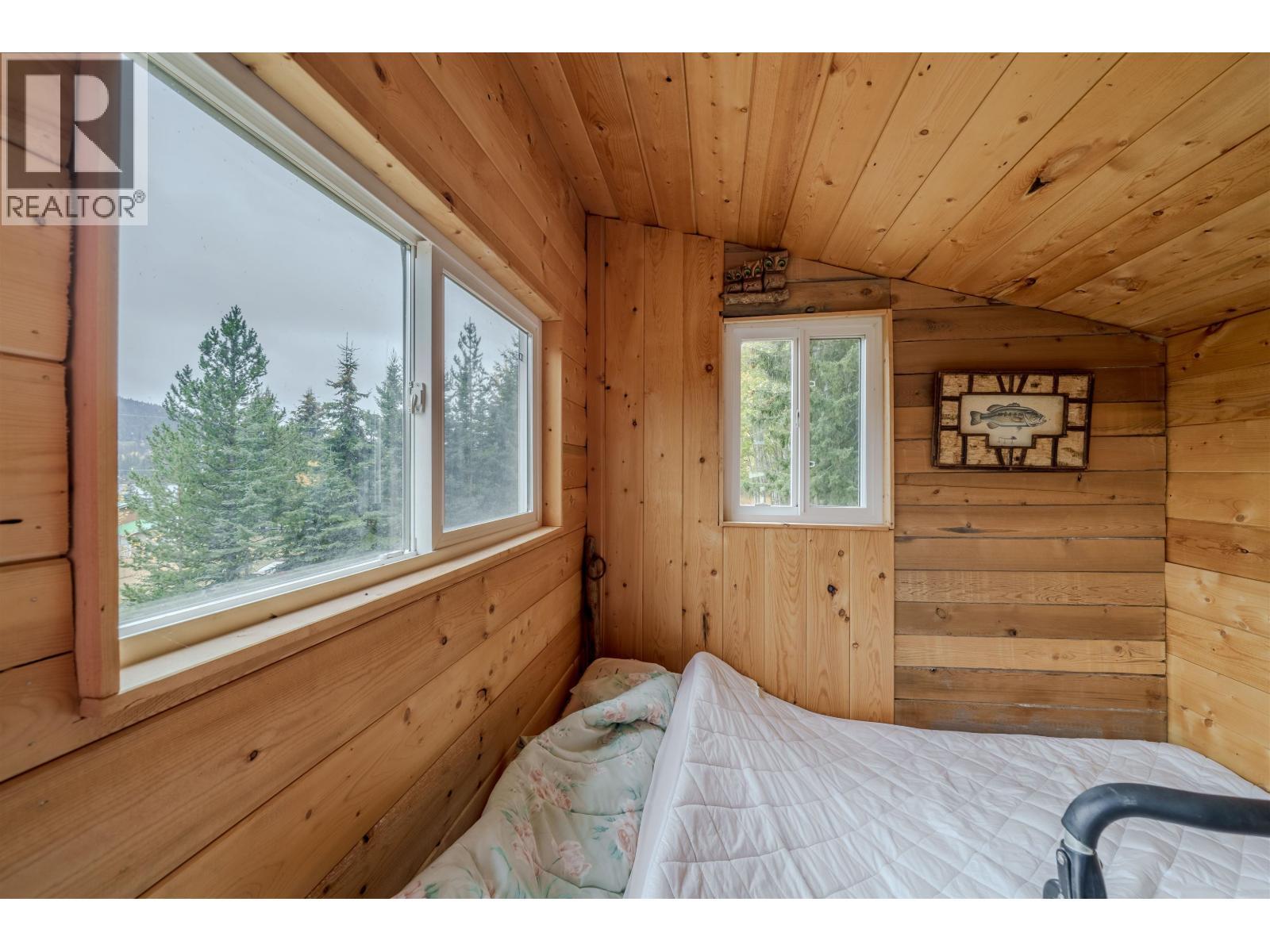 7561 Mccarthy Road, Bridge Lake, BC - Indoor Photo Showing Other Room