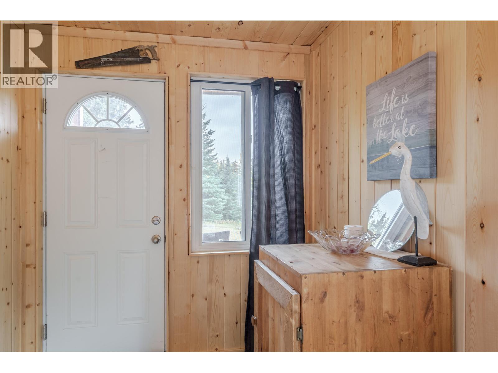 7561 Mccarthy Road, Bridge Lake, BC - Indoor Photo Showing Other Room
