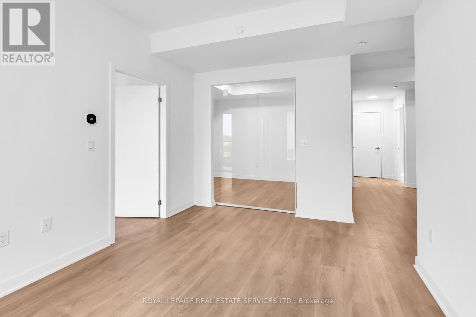 423 - 1037 The Queensway, Toronto, ON - Indoor Photo Showing Other Room