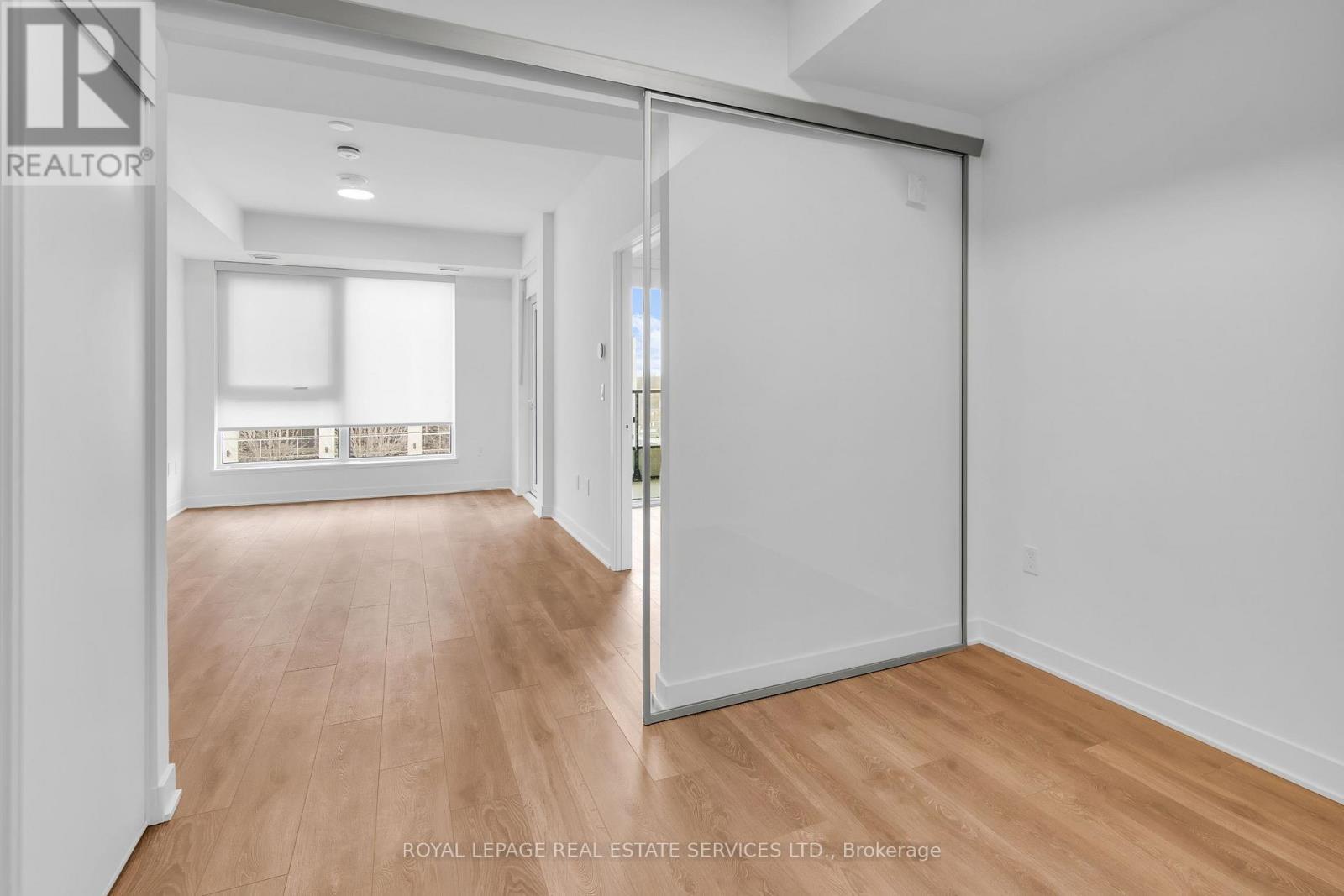 423 - 1037 The Queensway, Toronto, ON - Indoor Photo Showing Other Room