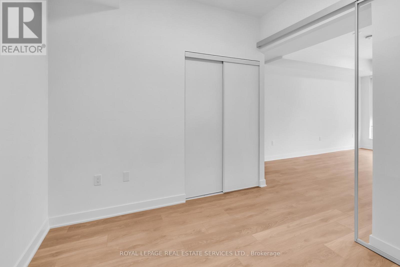 423 - 1037 The Queensway, Toronto, ON - Indoor Photo Showing Other Room