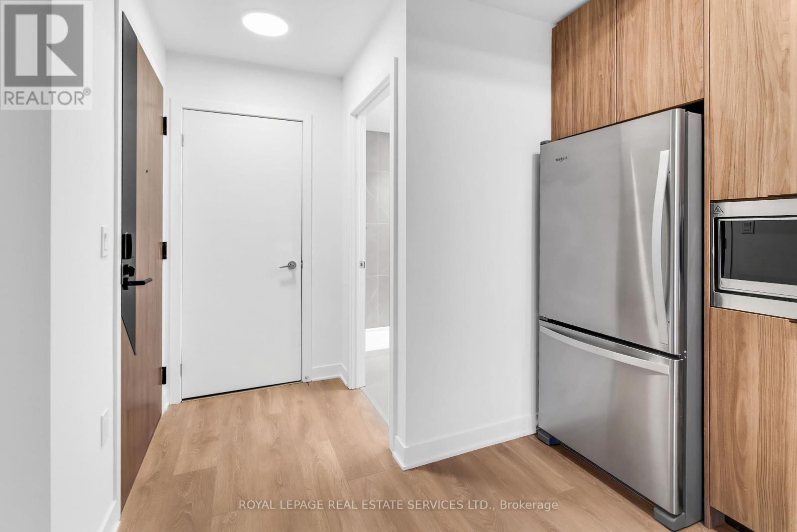 423 - 1037 The Queensway, Toronto, ON - Indoor