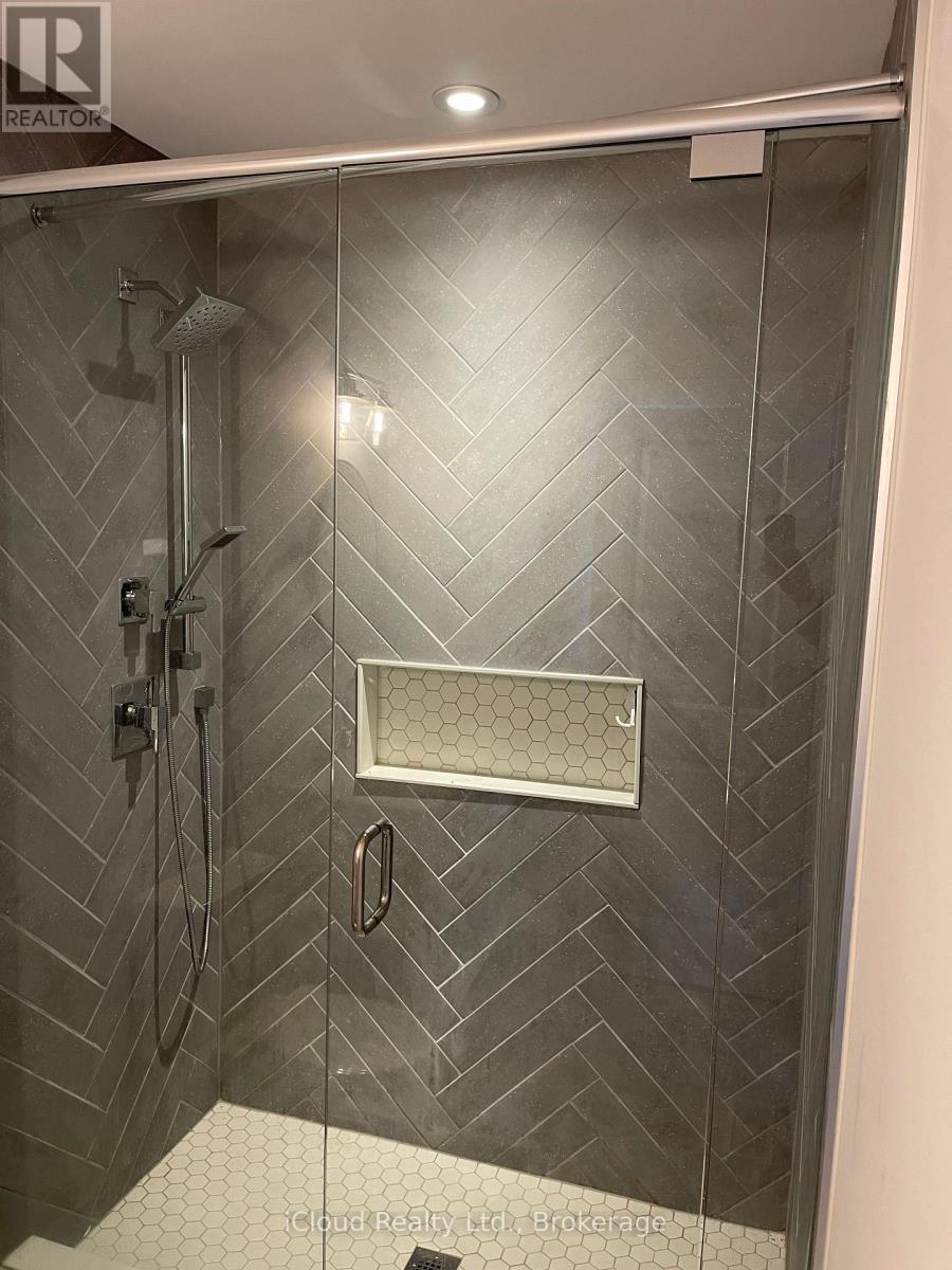 En suite Washroom - 167 Forest Creek Drive, Kitchener, ON - Indoor Photo Showing Bathroom