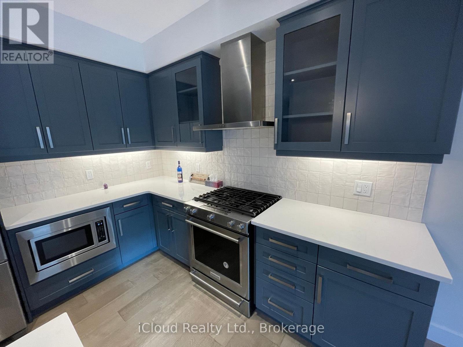 Modern Kitchen - 167 Forest Creek Drive, Kitchener, ON - Indoor Photo Showing Kitchen With Upgraded Kitchen