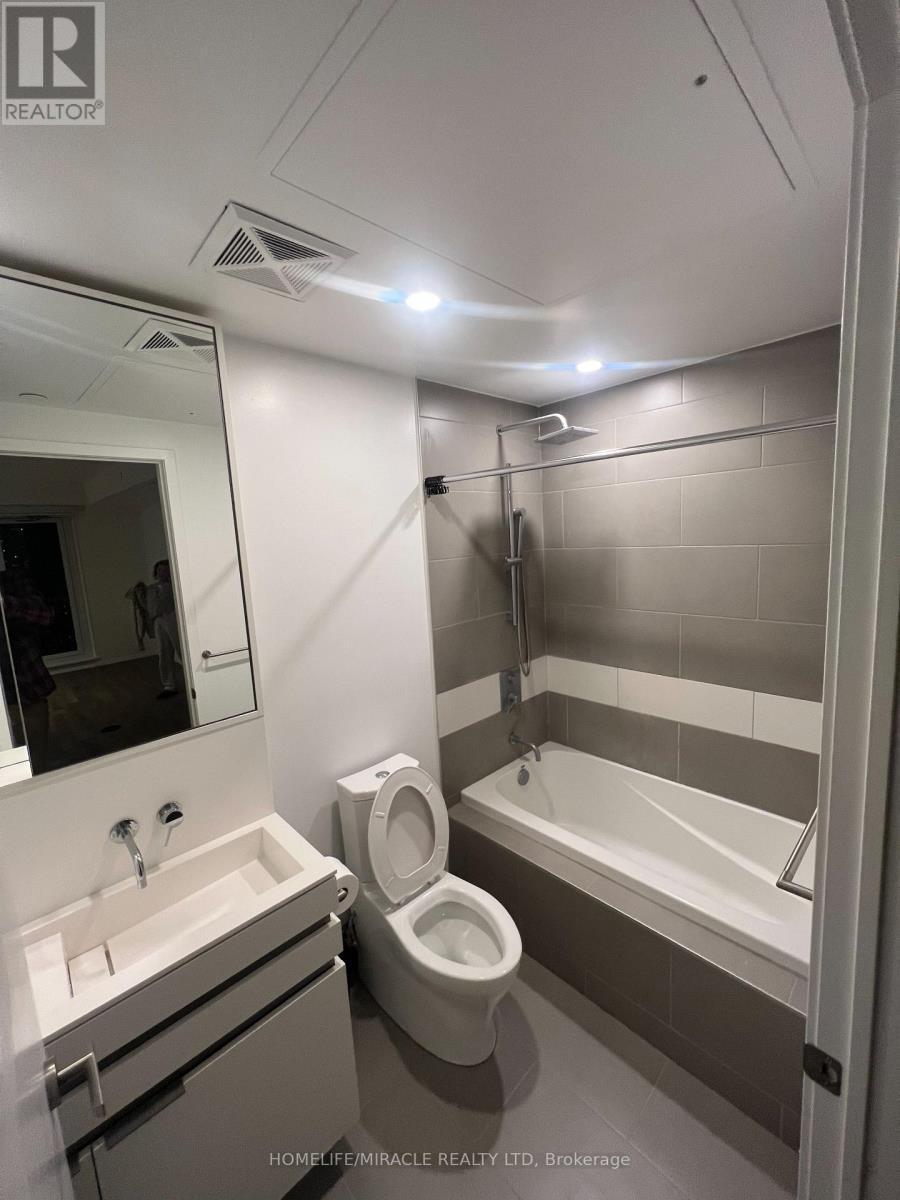 4308 - 197 Yonge Street, Toronto, ON - Indoor Photo Showing Bathroom