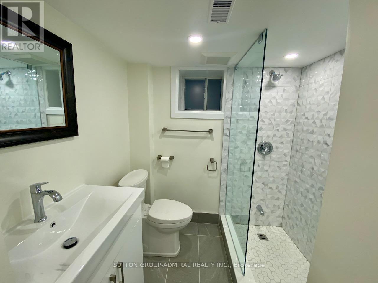 6 - 347 Northcliffe Boulevard, Toronto, ON - Indoor Photo Showing Bathroom