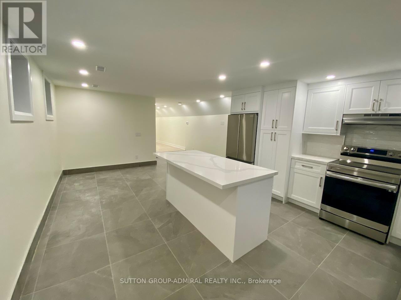 6 - 347 Northcliffe Boulevard, Toronto, ON - Indoor