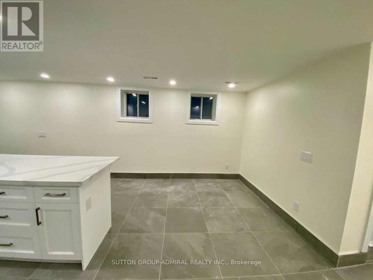 6 - 347 Northcliffe Boulevard, Toronto, ON - Indoor