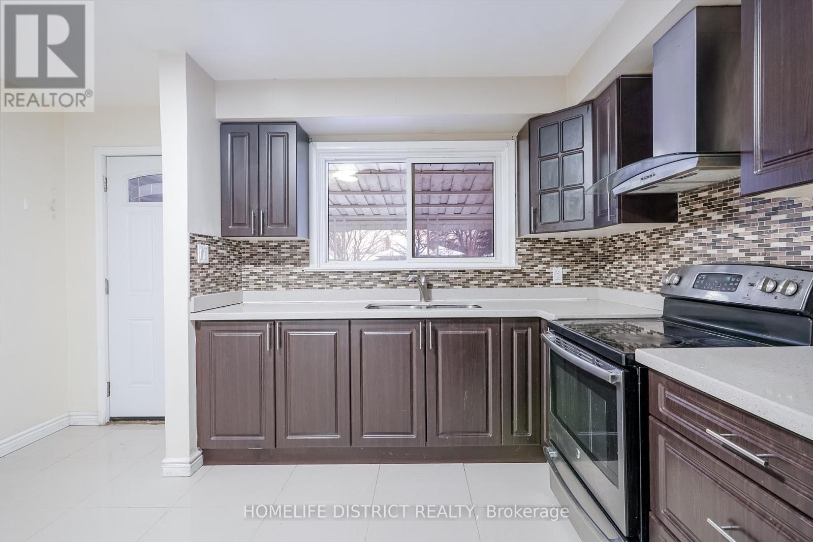 40 Calumet Crescent, Toronto, ON - Indoor Photo Showing Kitchen