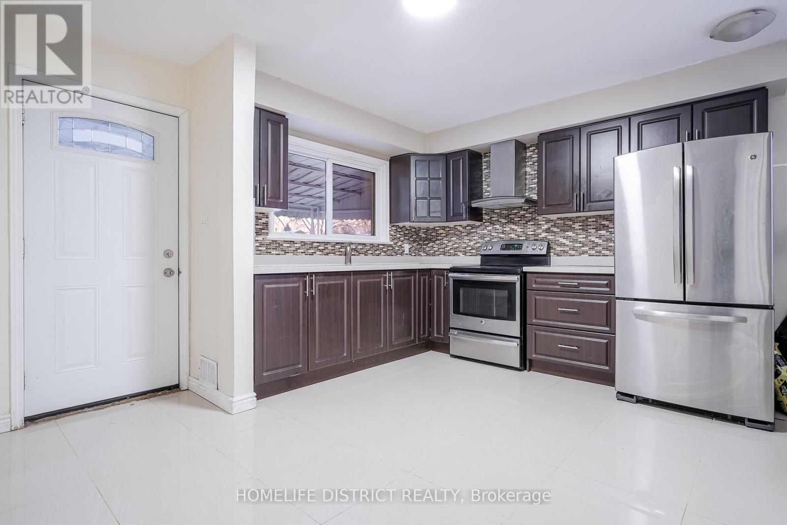 40 Calumet Crescent, Toronto, ON - Indoor Photo Showing Kitchen