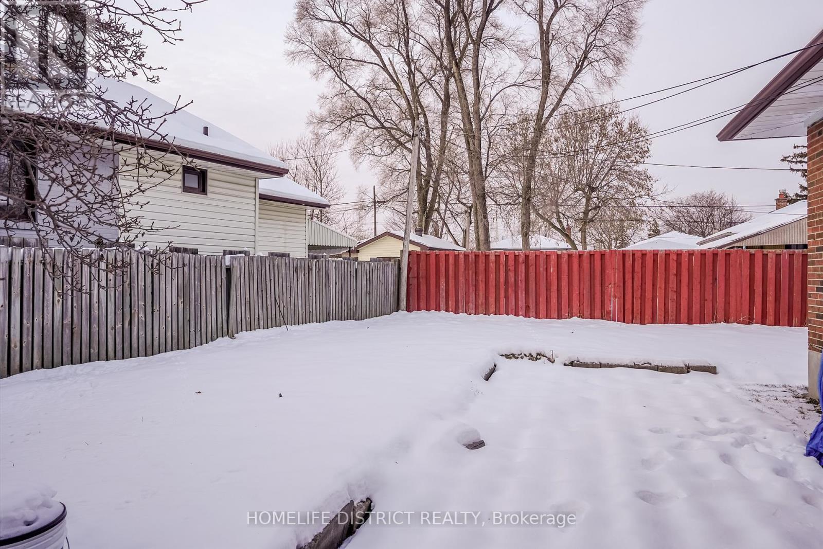 40 Calumet Crescent, Toronto, ON - Outdoor