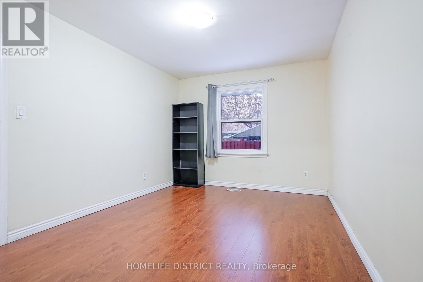 40 Calumet Crescent, Toronto, ON - Indoor Photo Showing Other Room