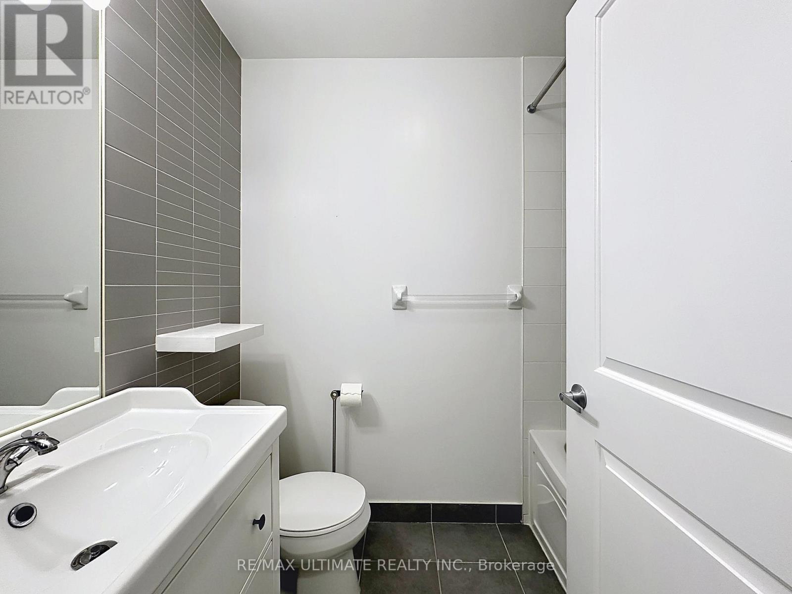 2411 - 235 Sherway Gardens Road, Toronto, ON - Indoor Photo Showing Bathroom