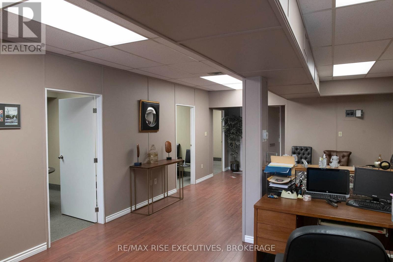 205 - 275 Ontario Street, Kingston (East Of Sir John A. Blvd), ON