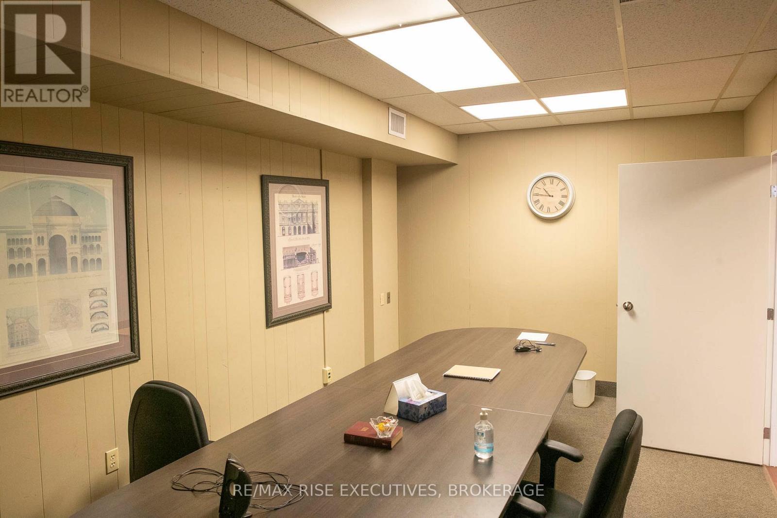 205 - 275 Ontario Street, Kingston (East Of Sir John A. Blvd), ON