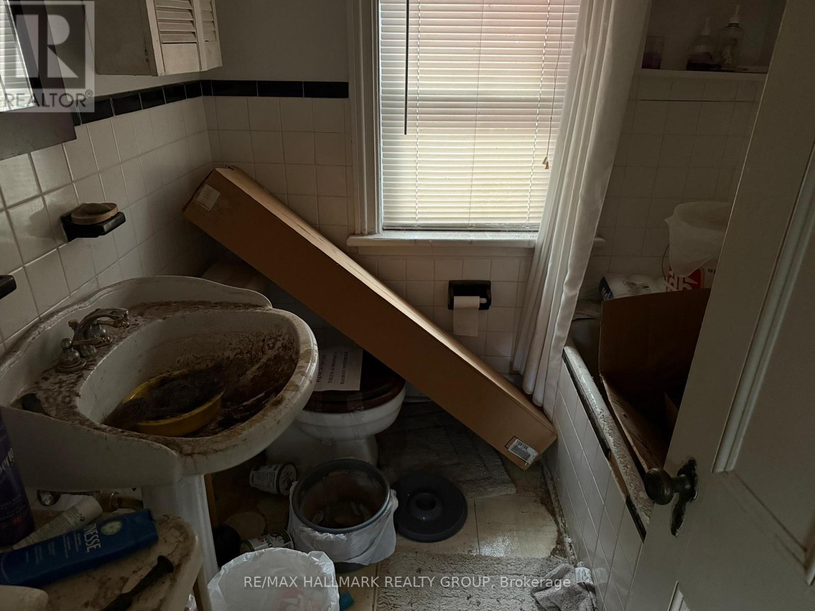 25 Third Avenue, Ottawa, ON - Indoor