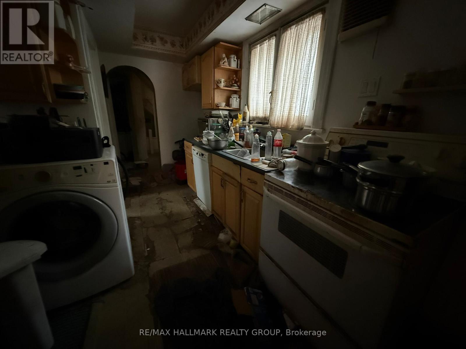 25 Third Avenue, Ottawa, ON - Indoor Photo Showing Laundry Room