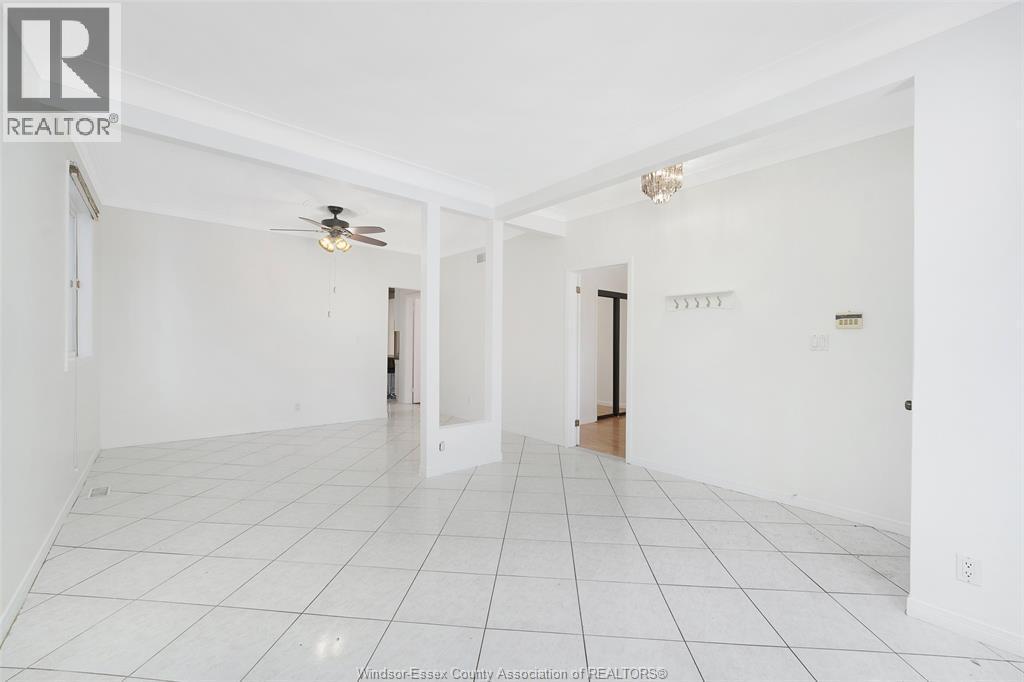 967 Gladstone, Windsor, ON - Indoor Photo Showing Other Room