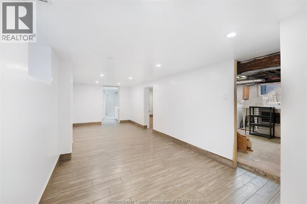 967 Gladstone, Windsor, ON - Indoor Photo Showing Other Room