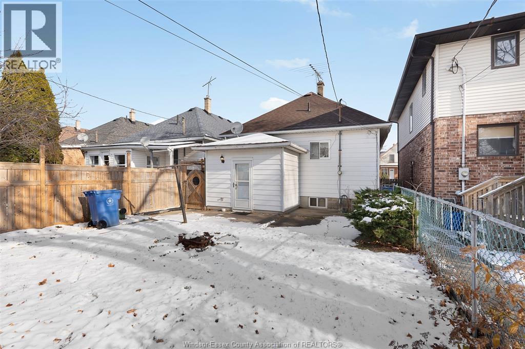 967 Gladstone, Windsor, ON - Outdoor