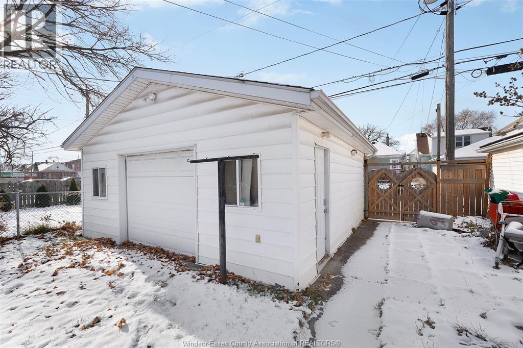 967 Gladstone, Windsor, ON - Outdoor With Exterior