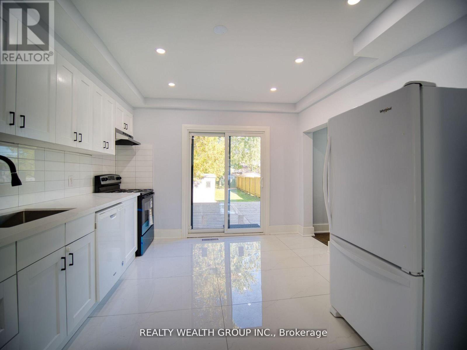 47 Preston Street, Toronto, ON - Indoor Photo Showing Kitchen With Upgraded Kitchen