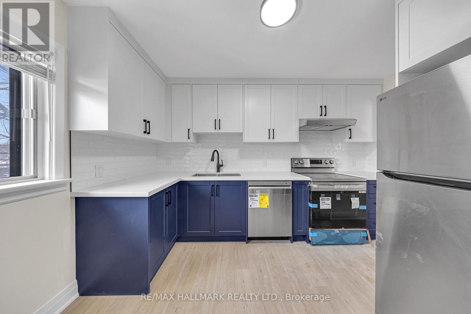 Main - 28 Furlong Court, Toronto, ON - Indoor Photo Showing Kitchen With Stainless Steel Kitchen