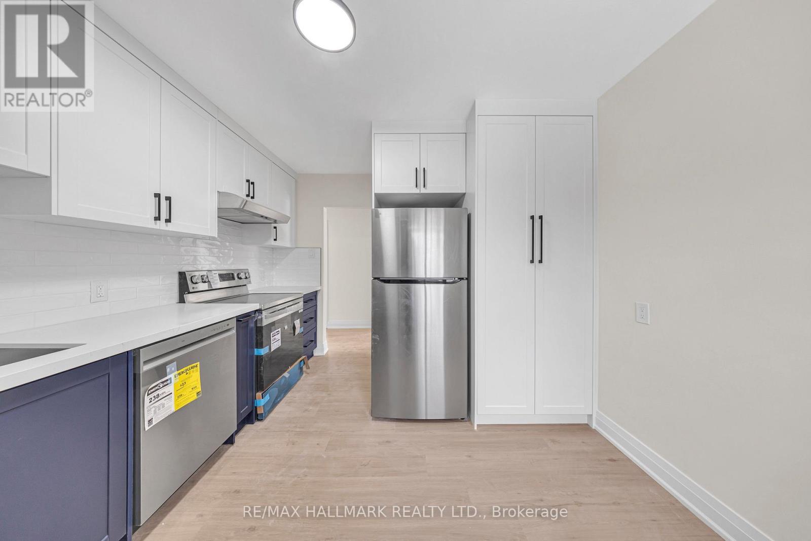 Main - 28 Furlong Court, Toronto, ON - Indoor Photo Showing Kitchen With Stainless Steel Kitchen