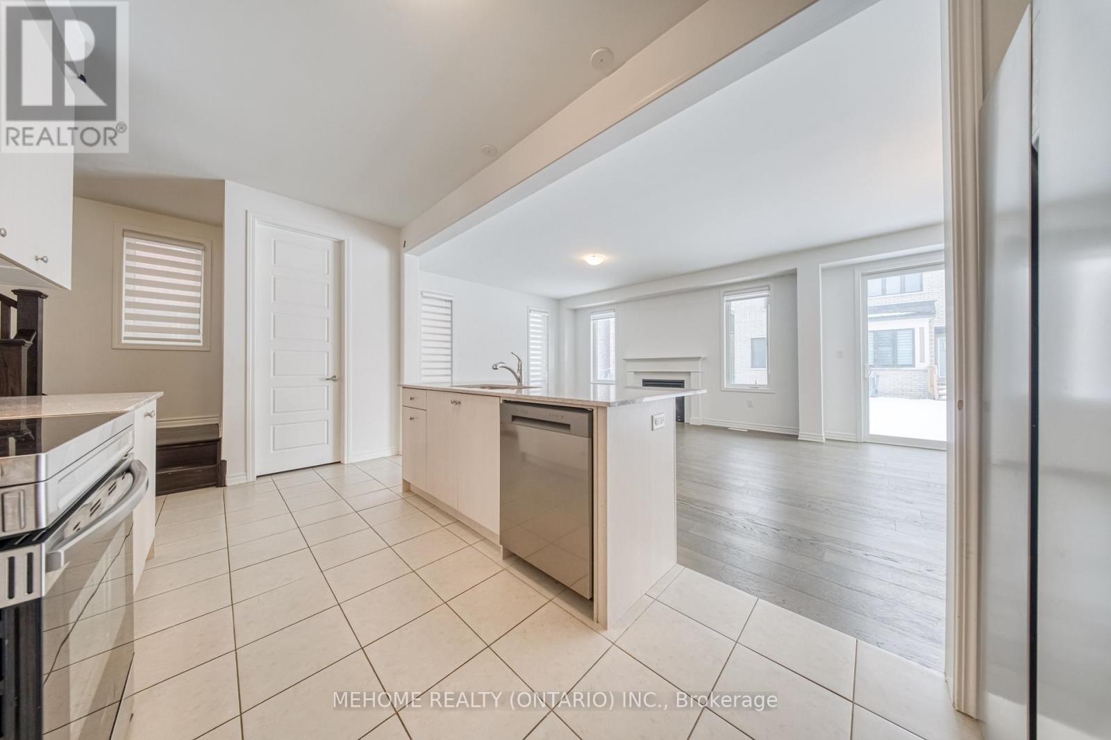 1851 Passionfruit Grove, Pickering, ON - Indoor Photo Showing Kitchen