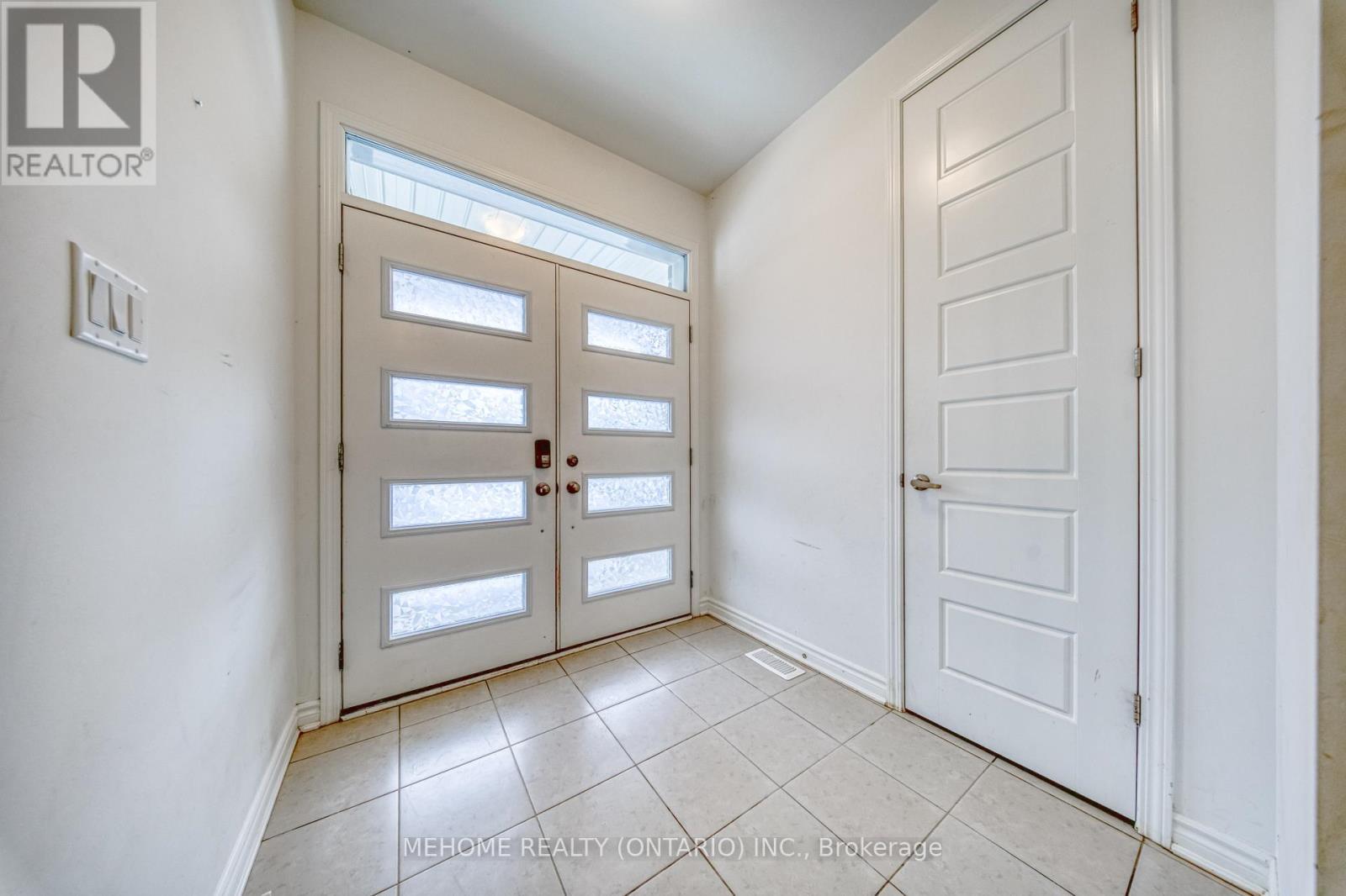 1851 Passionfruit Grove, Pickering, ON - Indoor Photo Showing Other Room