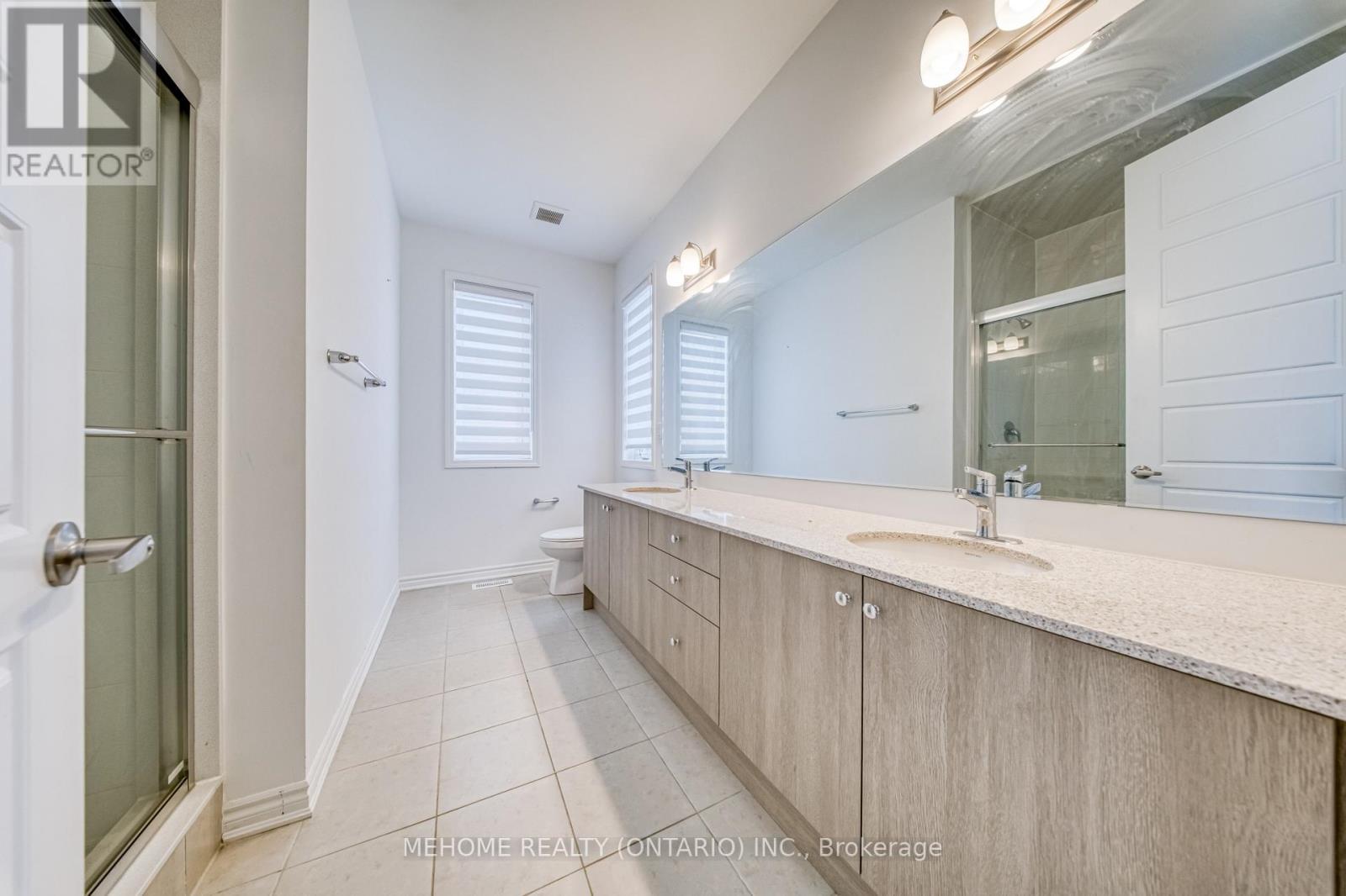 1851 Passionfruit Grove, Pickering, ON - Indoor Photo Showing Bathroom