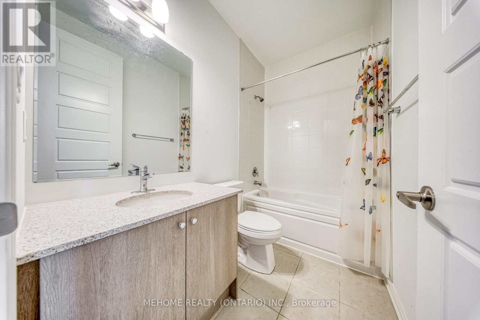 1851 Passionfruit Grove, Pickering, ON - Indoor Photo Showing Bathroom