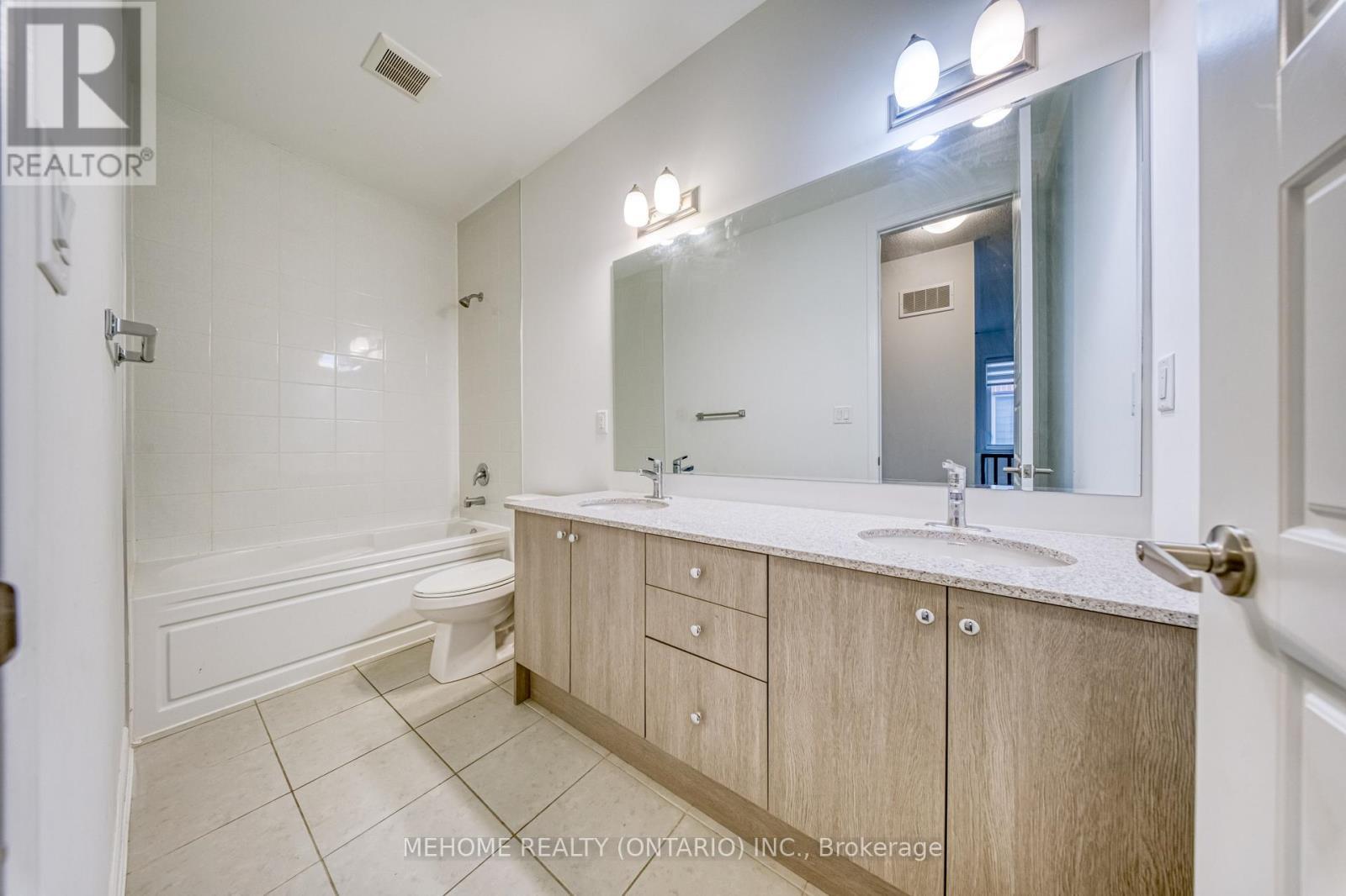 1851 Passionfruit Grove, Pickering, ON - Indoor Photo Showing Bathroom