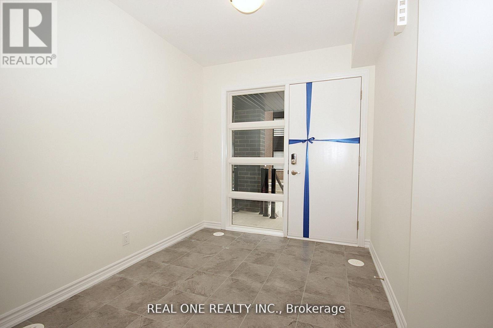 11 Gothenburg Lane, Markham, ON - Indoor Photo Showing Other Room