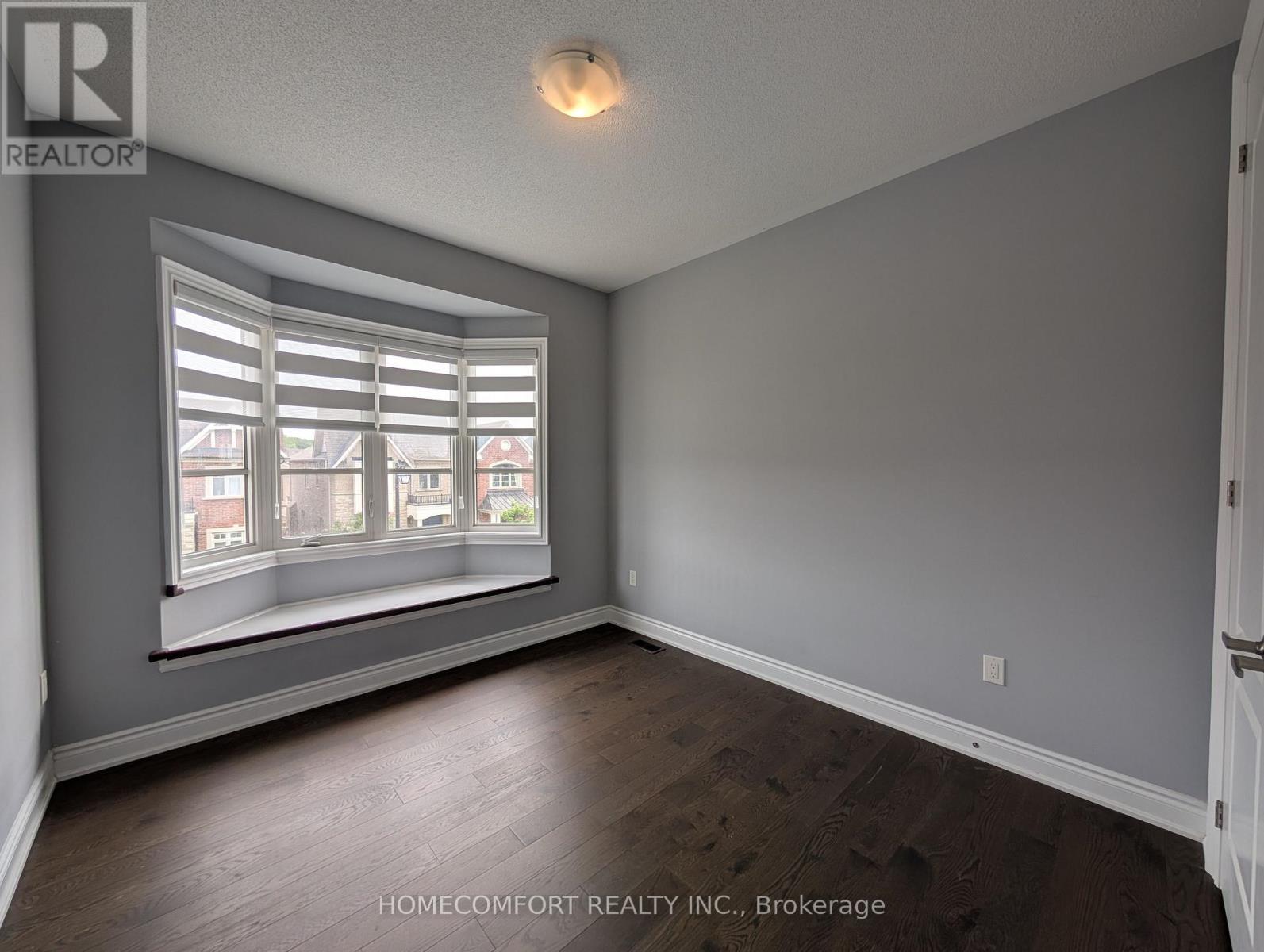 230 Paradelle Drive, Richmond Hill, ON - Indoor Photo Showing Other Room