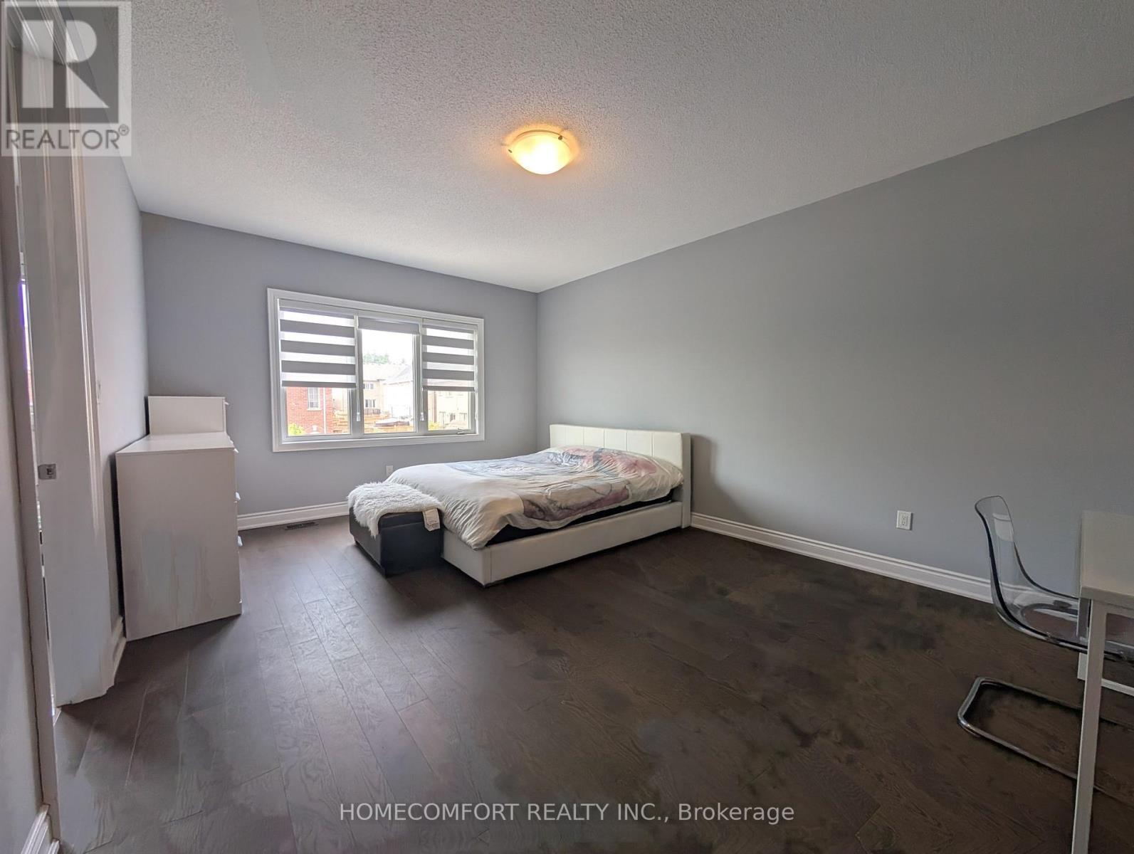 230 Paradelle Drive, Richmond Hill, ON - Indoor Photo Showing Bedroom