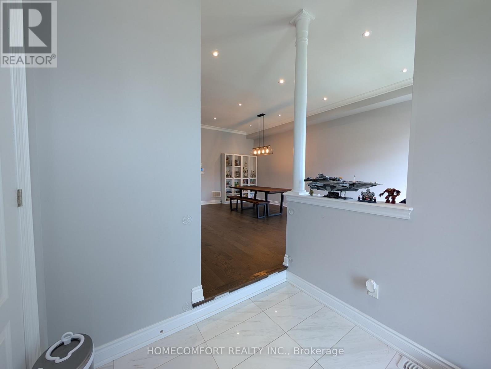 230 Paradelle Drive, Richmond Hill, ON - Indoor Photo Showing Other Room
