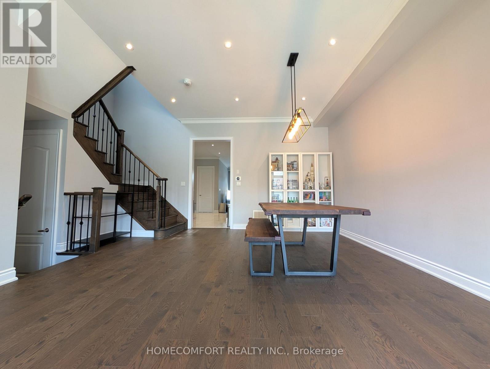 230 Paradelle Drive, Richmond Hill, ON - Indoor Photo Showing Other Room