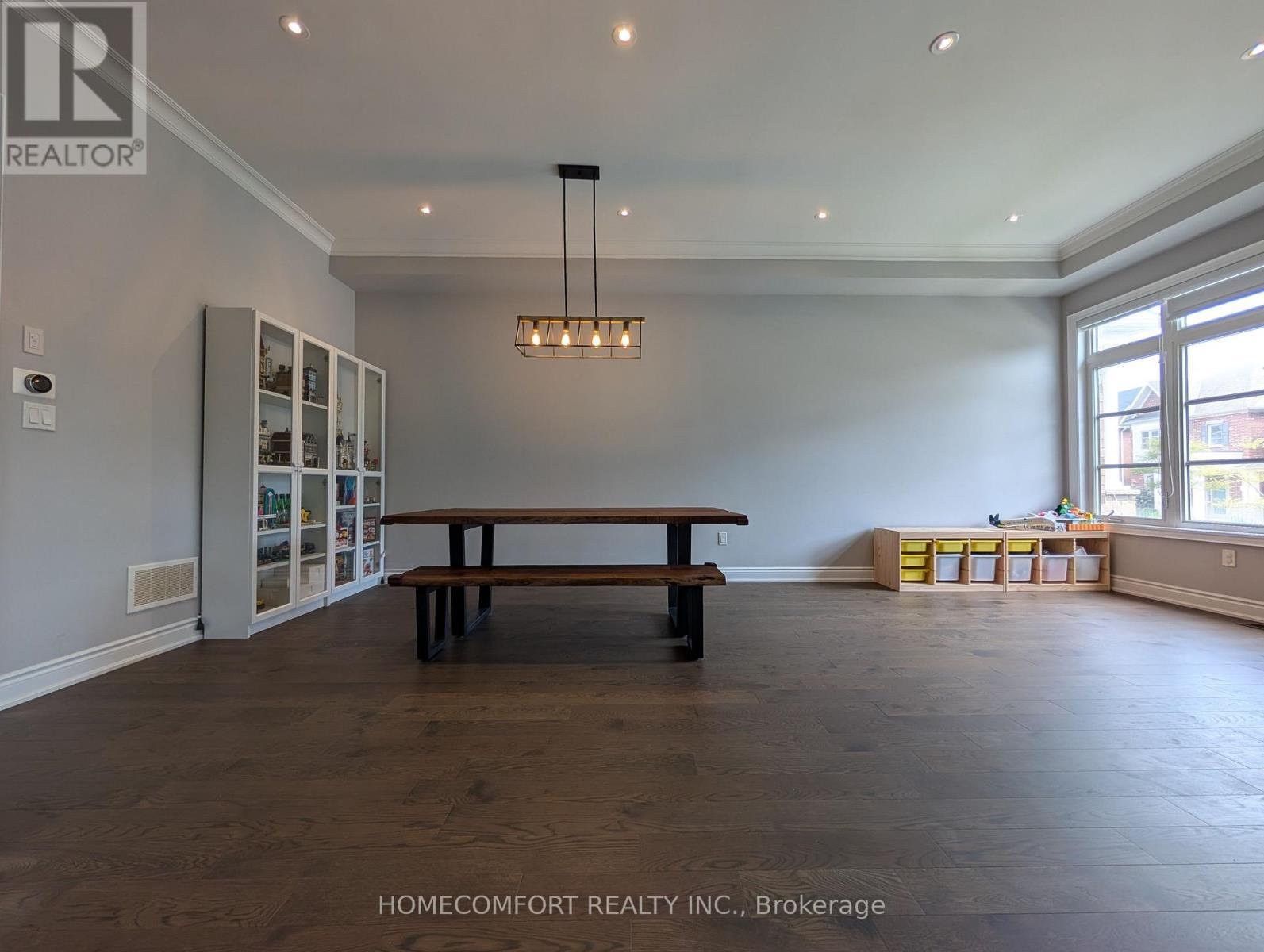 230 Paradelle Drive, Richmond Hill, ON - Indoor Photo Showing Other Room