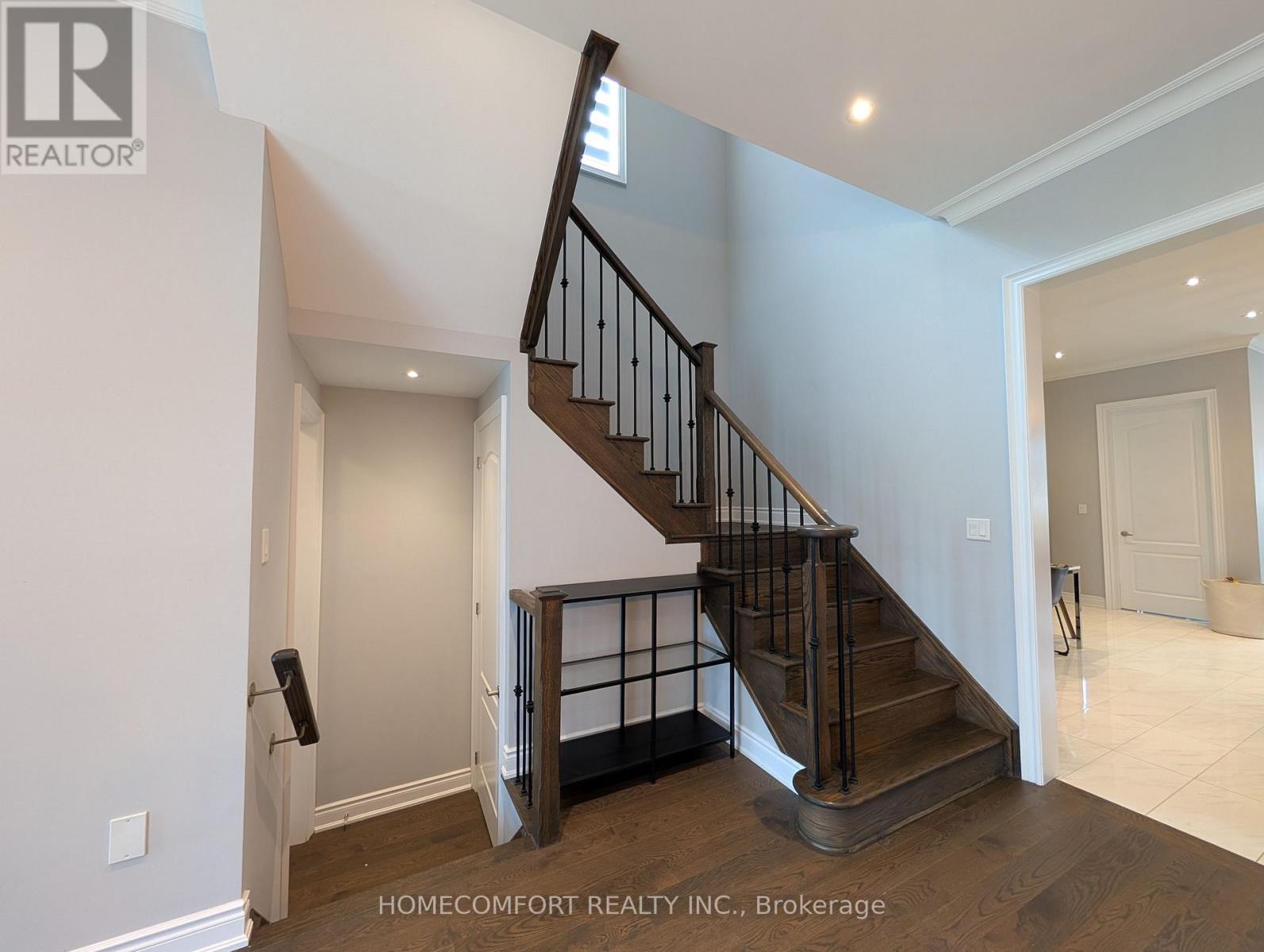 230 Paradelle Drive, Richmond Hill, ON - Indoor Photo Showing Other Room