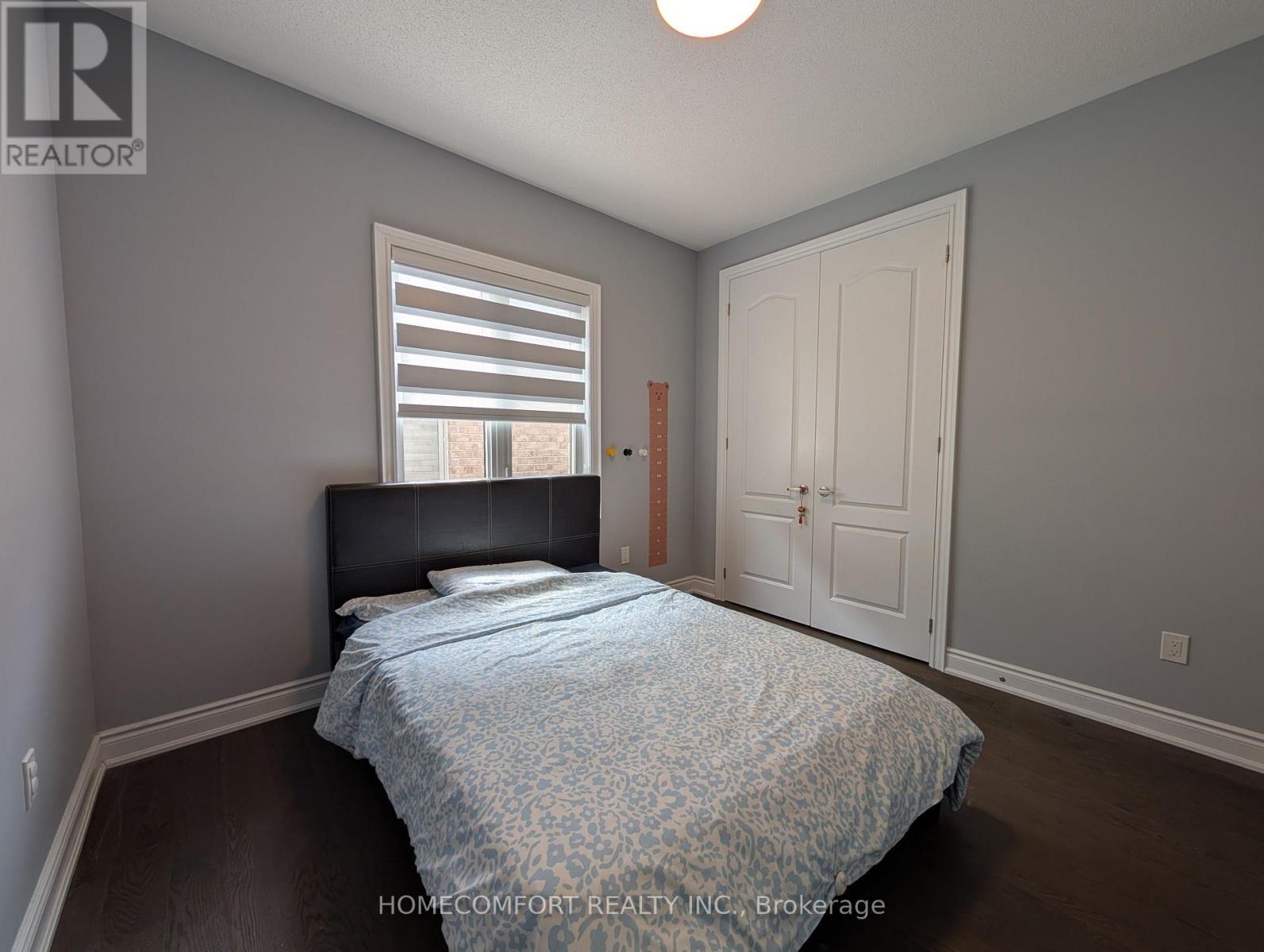 230 Paradelle Drive, Richmond Hill, ON - Indoor Photo Showing Bedroom